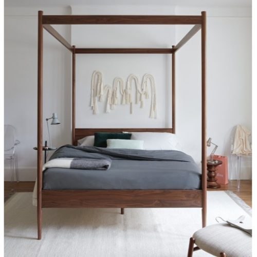 KANEP - King Size Canopy Bed