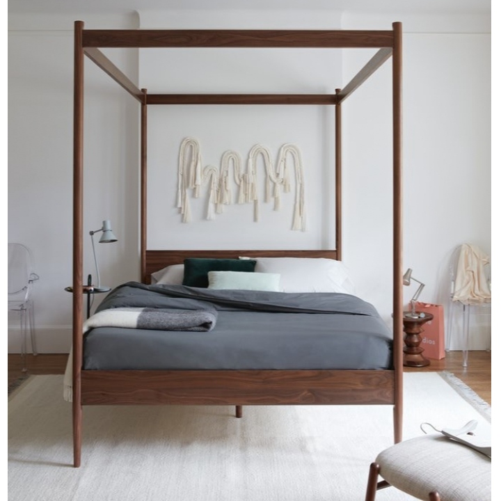 KANEP - King Size Canopy Bed