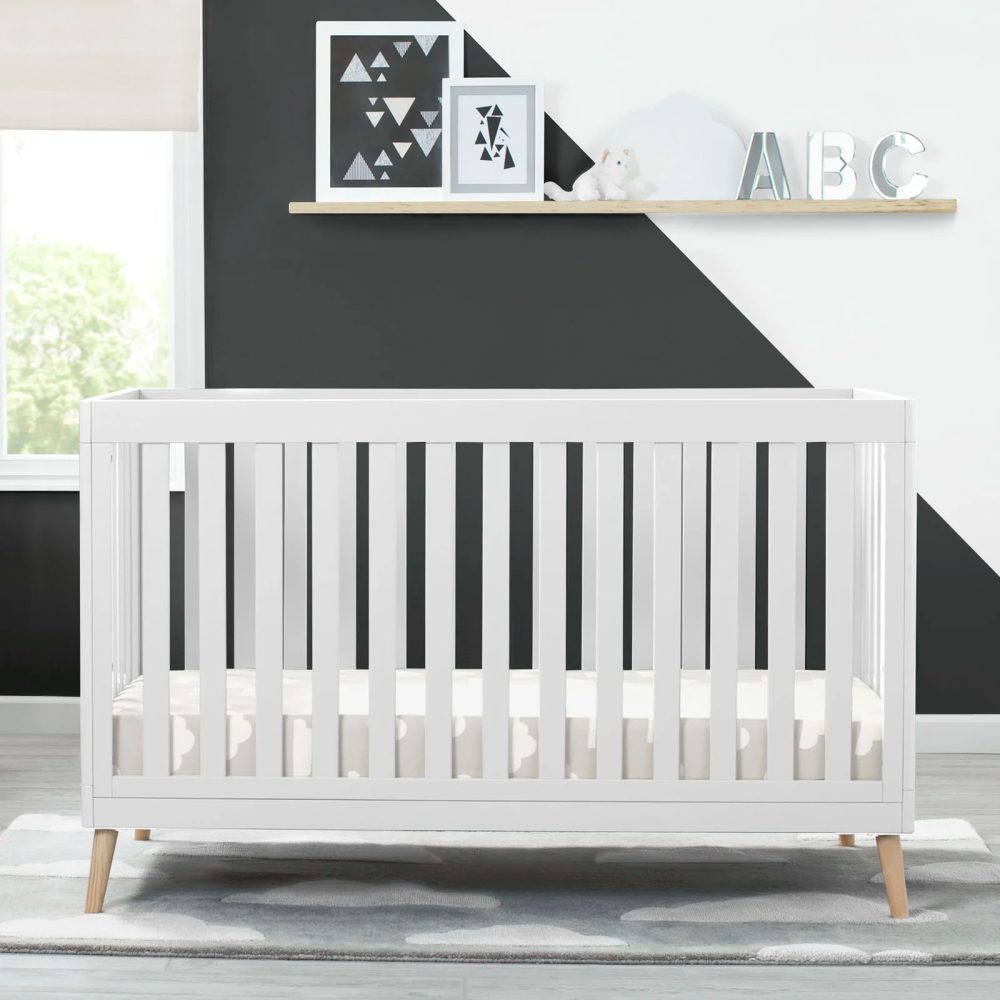 BERCO - White Baby Crib With Oak Legs
