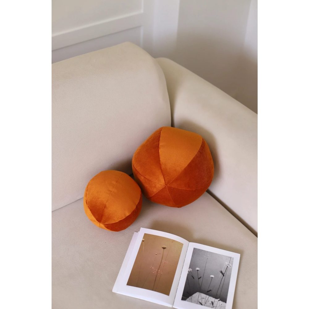 BALL- Round Pillow Duo