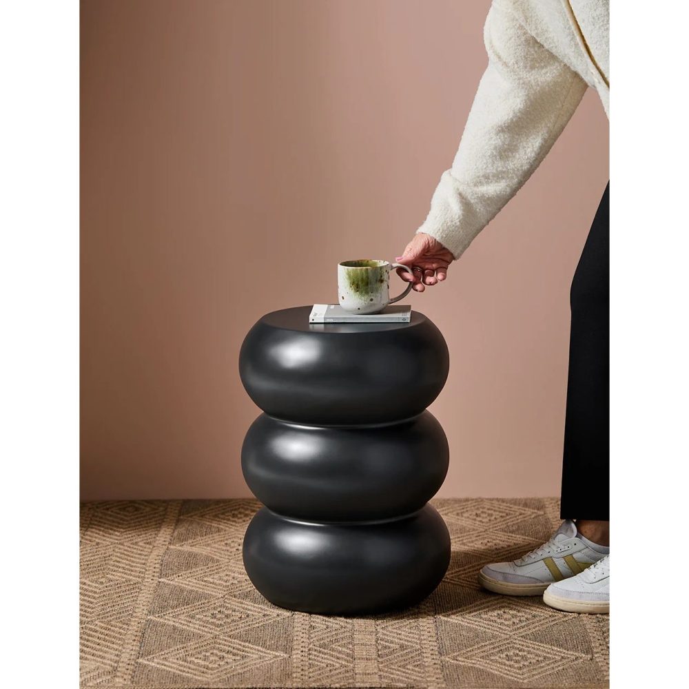 ROCO – Black Curvy Side Table